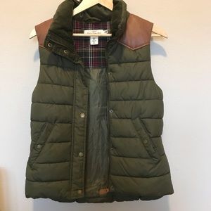 L.O.G.G. // Women’s // US 6 // Dark olive vest